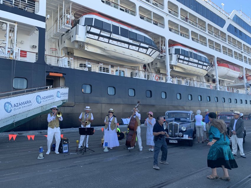 <h2>2019 New Zealand & Sydney Golf Cruise</h2>Azamara Quest (Jan)